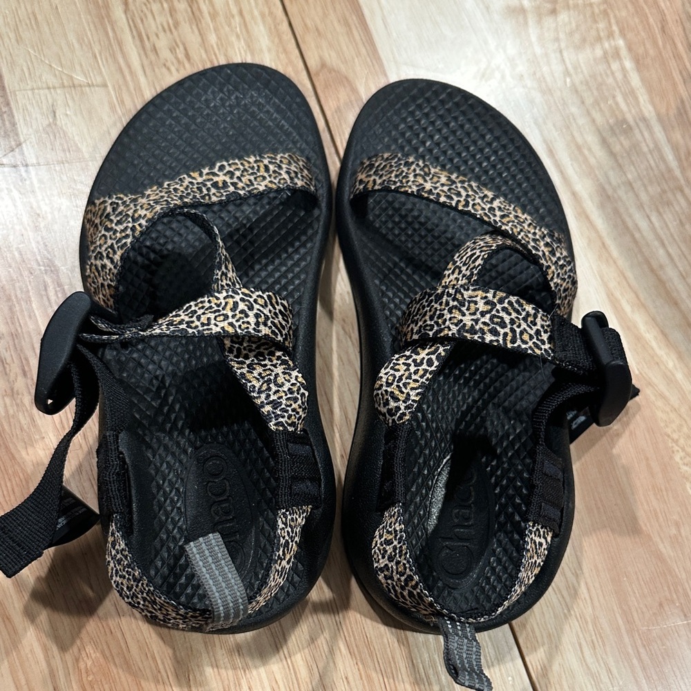 Chaco Kids Sandals with Leopard Print - Black and Tan